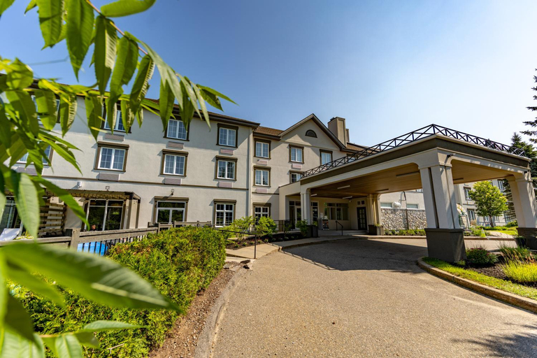 Exterior & Views 1, Comfort Inn and Suites Mont Tremblant, Les Laurentides