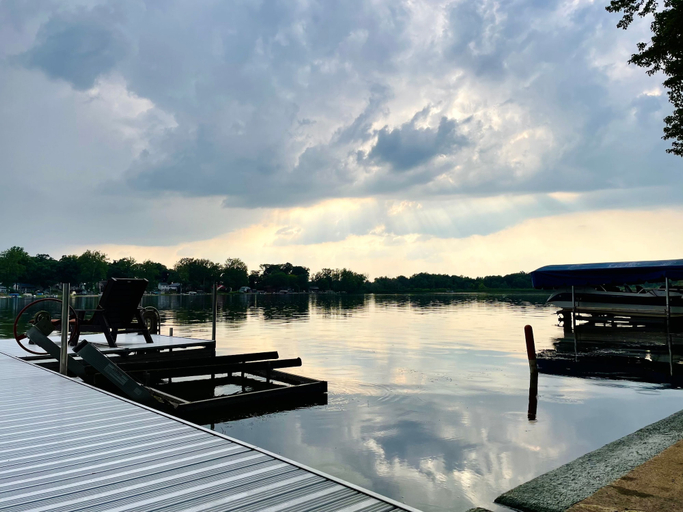Room 2, Lake House Kayaks Patio Deck Private Pier, Noble