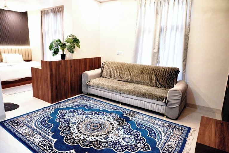 Room 5, Radhakrishna Executive Lodge, Osmanabad