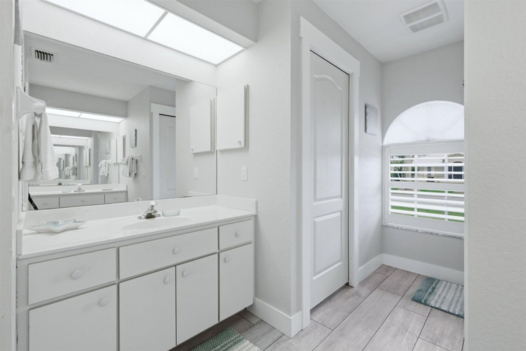 Bathroom 2, Punta Gorda 3-Bedroom Canalfront Pool Vacation Home with Dock 3 Home, Charlotte