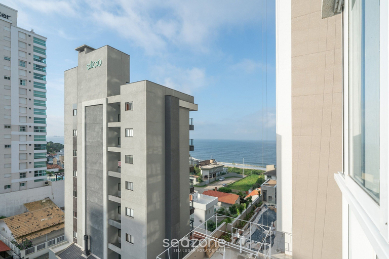 Property grounds, 3BR Apt w/ Pool & gym 180m - Ltt803, Piçarras