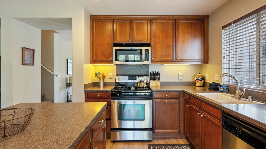 Interior 3, Sunset Summit by Avantstay Modern Kitchen + BBQ Patio Downtown Paso Robles, San Luis Obispo