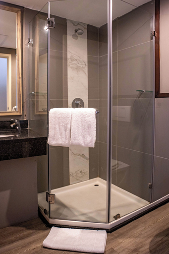 Bathroom 4, Regal Inn Ballito, iLembe