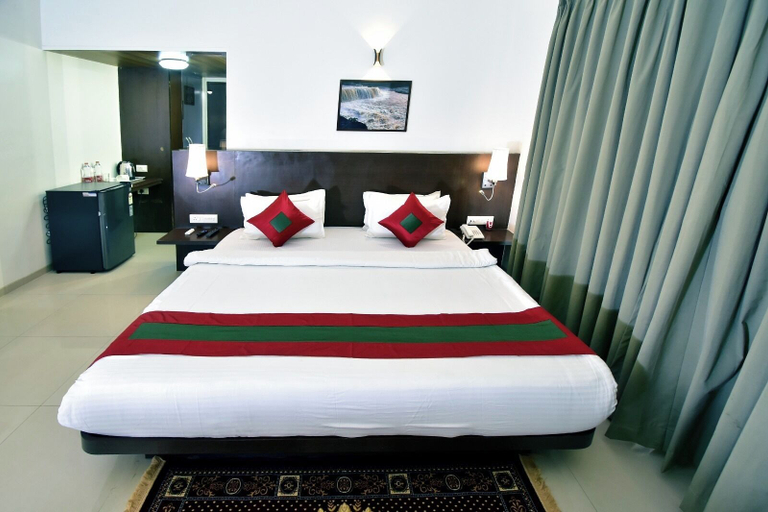 Room 1, Caves County Resorts, Nashik