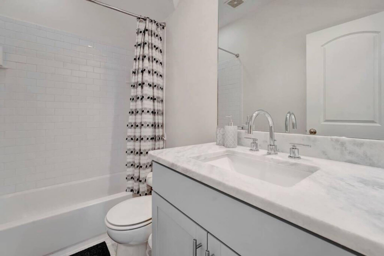 Room 2, Prime Location Walk to Liberty Stadium, Shelby