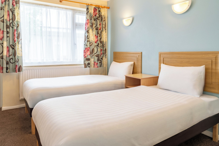 Bedroom 3, Sand Bay Holiday Village, North Somerset