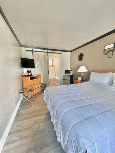 Bedroom 2, Cascade Lodge Boutique, Deschutes