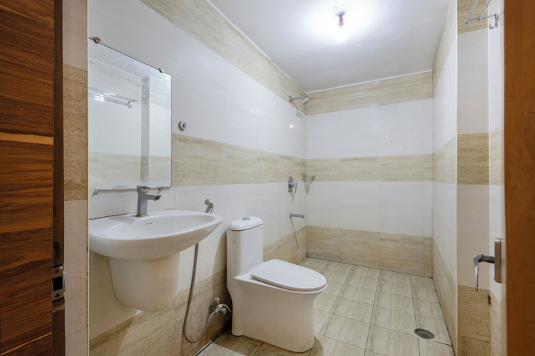 Bathroom 5, Hotel Aditya Grand Inn, Guntur