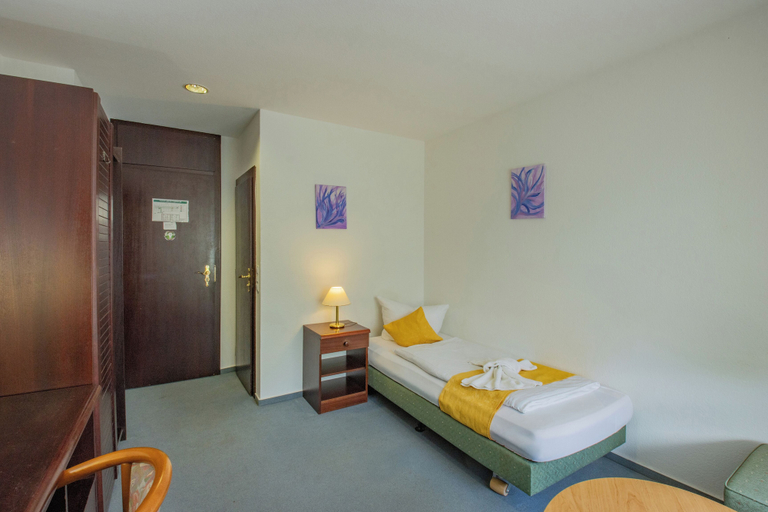 Bedroom 4, Hotel Garni Zwickau Mosel, Zwickau
