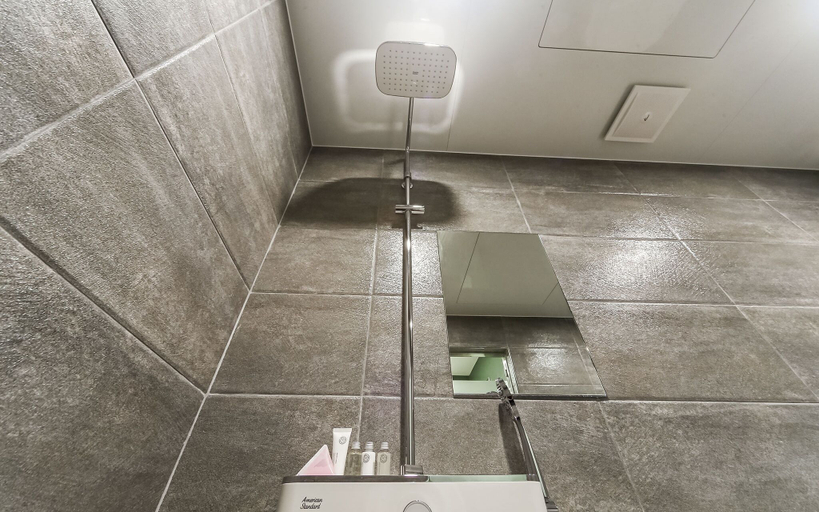 Bathroom 4, Busan Daeyeondong Hound Hotel, Nam