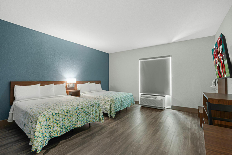 Amenity (Guest room) 5, HomeTowne Studios by Red Roof Bradenton, Manatee