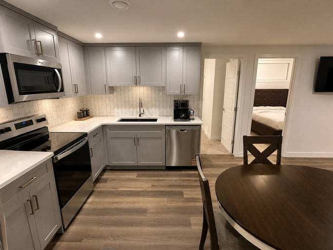 Interior 4, Cozy & Fully Furnished 2-bedroom Basement Suite, Division No. 11