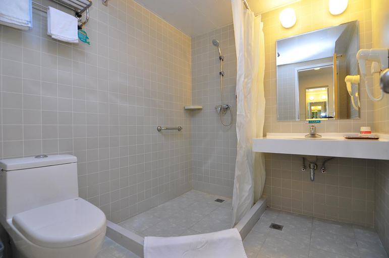 Bathroom, Jinjiang Inn Kunming Changshui Airport, Kunming