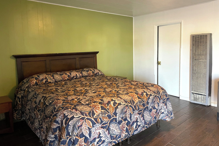 Bedroom 2, Oak Motel Modesto CA, Stanislaus