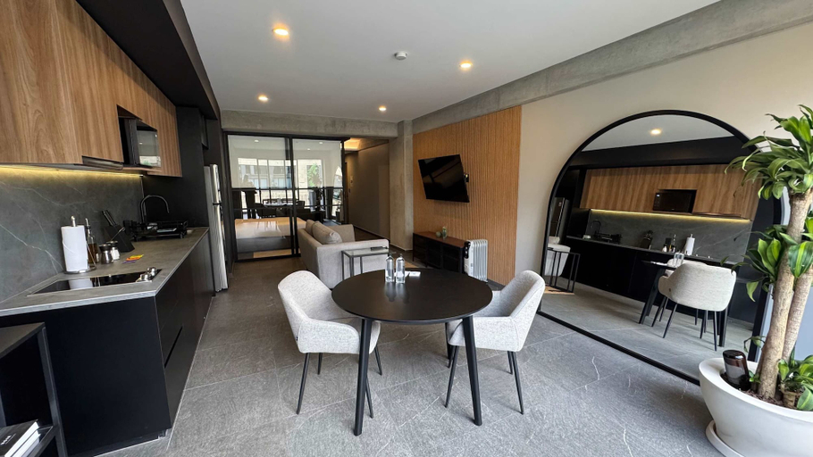 Room 1, w Sunlit Loft w Private Terrace in Tabacalera, Mexico City