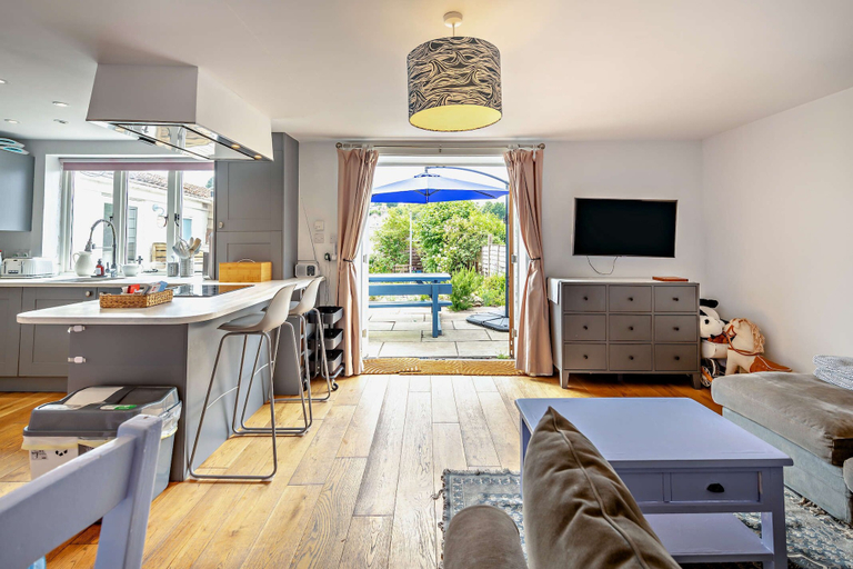 Room 1, Host Stay The Hidden House, Devon
