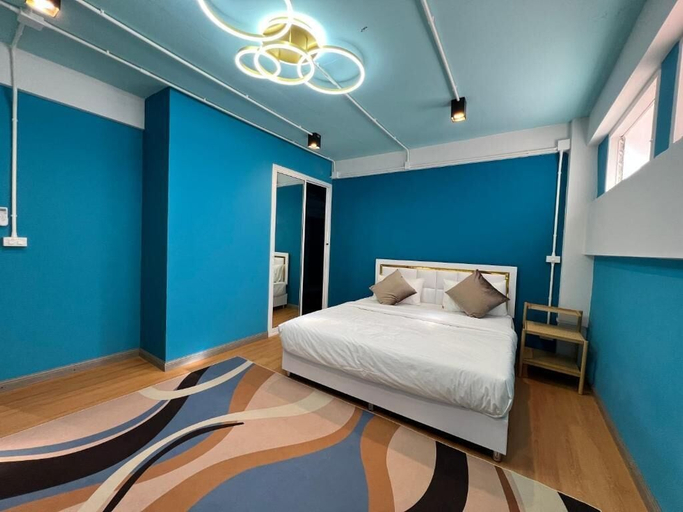 Room 2, Queen On Street Guesthouse, Pulau Phuket