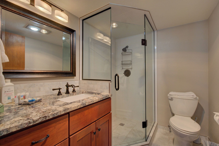 Bathroom 4, Atrium 207 Downtown Condos with on-site Hot Tub, Summit