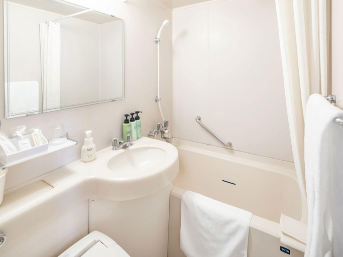 Bathroom 5, Art Hotel Oita, Ōita