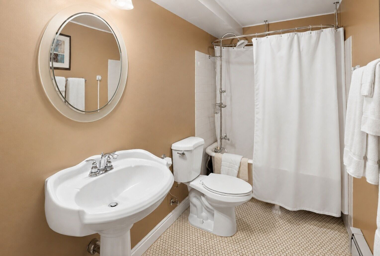 Bathroom 4, Park Hotel Condominiums, Summit