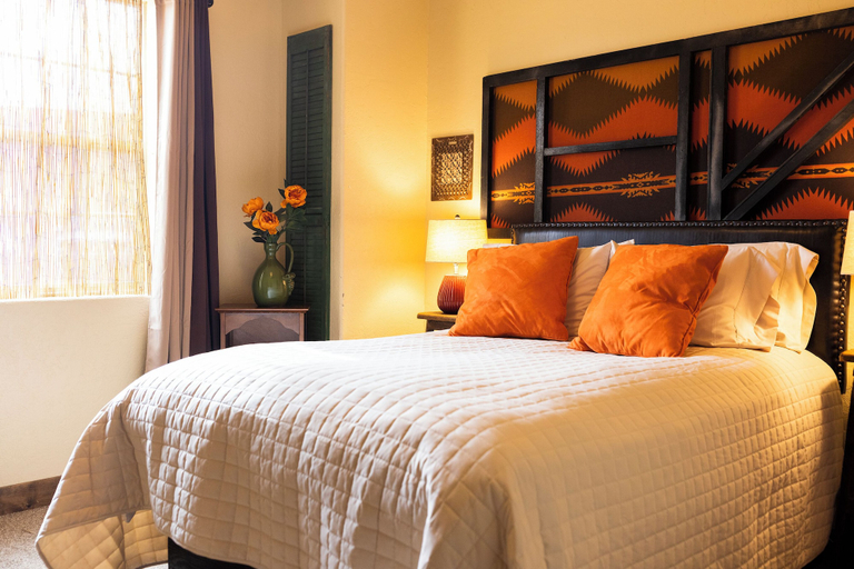 Bedroom 2, Inn at Gard Estate Wines, Benton