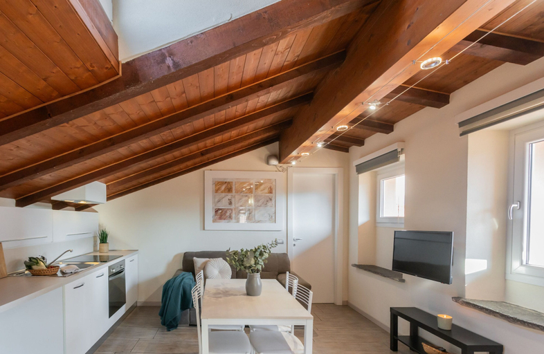 Room 3, Domus 5 in Como in Como, Como