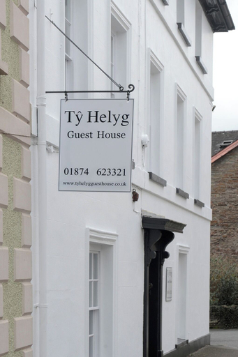 Exterior & Views 2, Ty Helyg Guest House, Powys