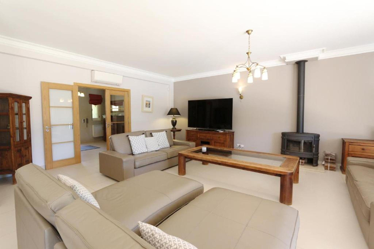5, Luxury Vilamoura Villa  4 Bedrooms  Villa Corvo  Billiards, Loulé