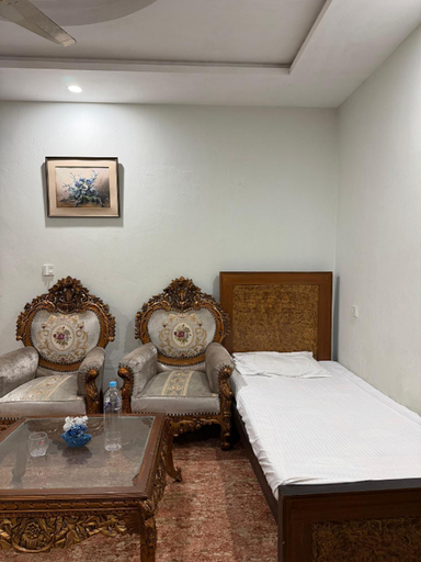 Bedroom 2, Lal lodges Family Apartment, Islamabad
