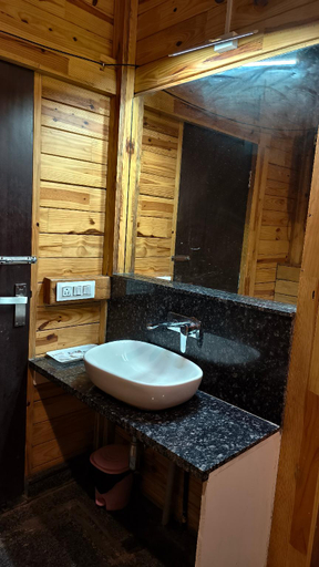 Bathroom 3, Eden Resort By Live Inn Hotels, Garhwal