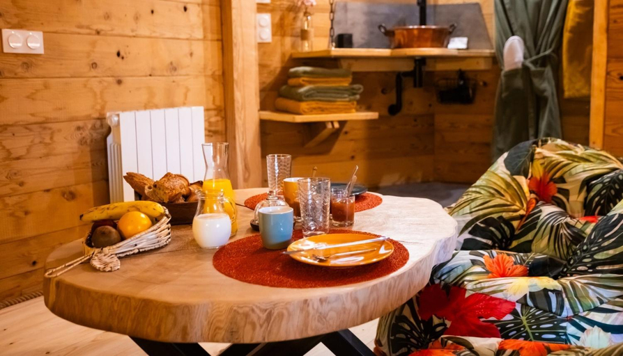 Food & Drinks 5, La Cabane et Spa Chez Jules, Doubs
