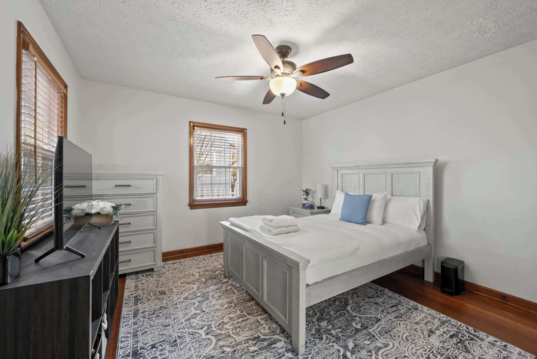 Room 3, Getaway Glen Walkable, Franklin