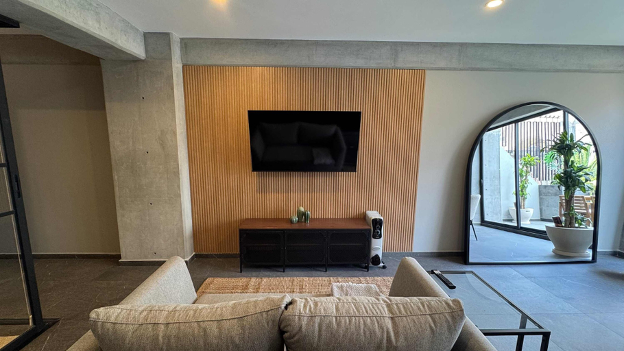 Room 5, w Sunlit Loft w Private Terrace in Tabacalera, Mexico City