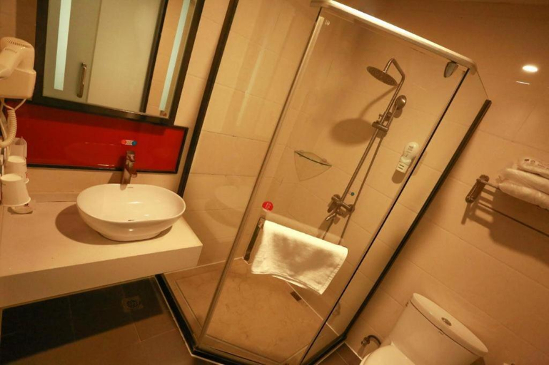 Bathroom 4, 7 Days Premium·Chengde Fengning Xinfeng Road, Chengde