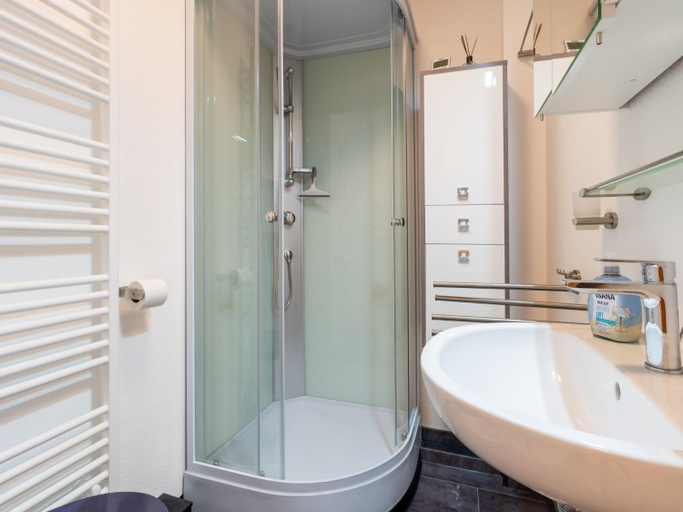 Bathroom 2, Ferienwohnung Ankerplatz in Busum, Dithmarschen