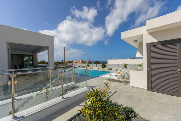 Sport & Beauty 2, Luxury Paphos Villa Villa Adaris 5 Bedroom Villa Private Swimming Pool