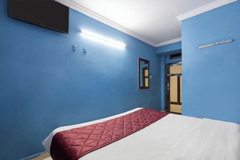 Room 4, Hotel Swarna Mayuri, Guntur
