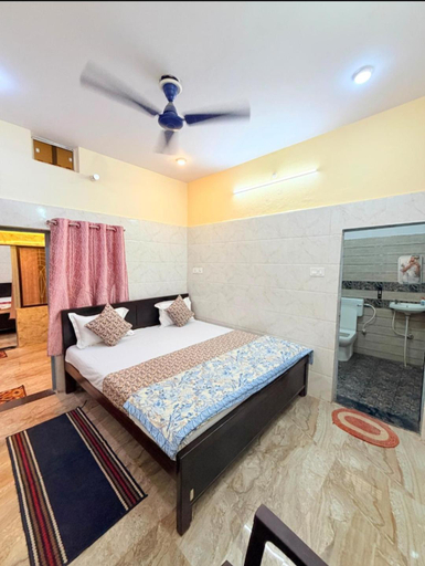 Bedroom 3, Krishna ji paying guest house, Varanasi