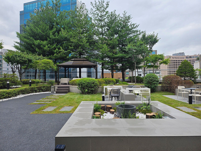 Outdoor dining, FIRST CABIN SEOUL MYEONGDONG, Jung