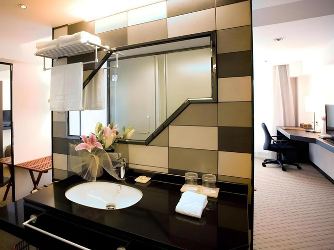 Bathroom 3, Xiamen Lovely Bay Hostel, Xiamen