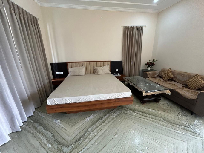 Room 4, GEETANJALI RESORT, Rajsamand