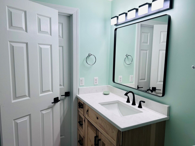 Bathroom 4, Serenity's Star 4 Bedroom Home by RedAwning, Brunswick