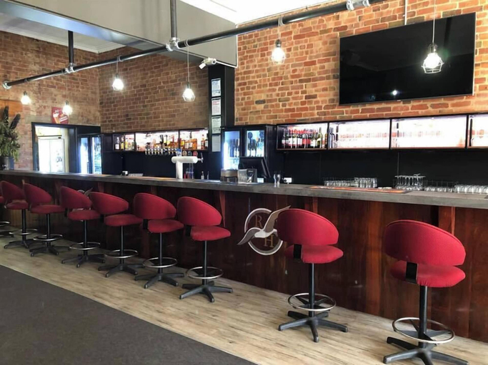 Food & Drinks 3, The Royal Hotel Sea Lake, Buloke - North