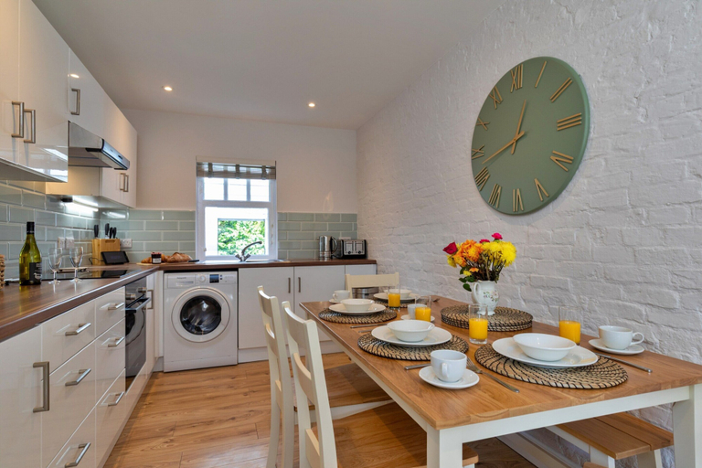 Dining 2, Scenic Snowdonia Coastal Cabin, Derbyshire