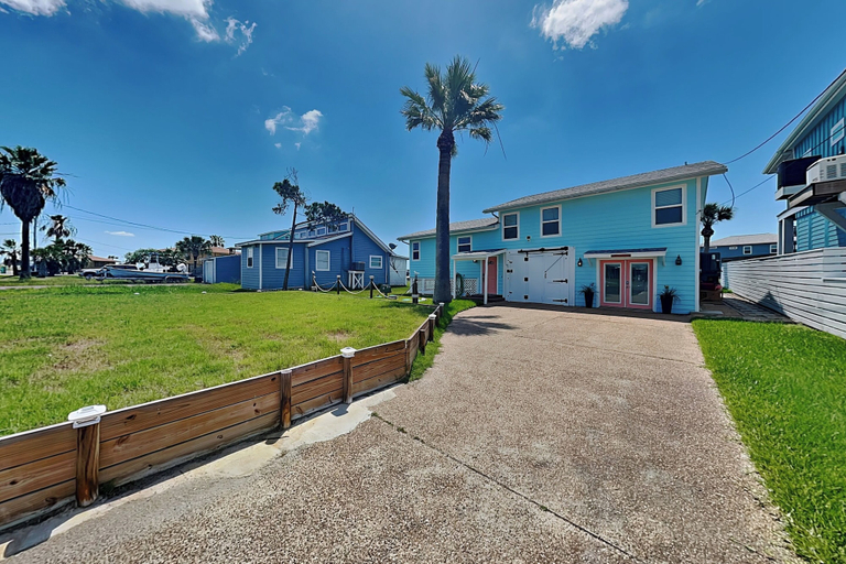 Exterior & Views 2, Hideaway at Redhead Road by Miss Kitty’s, Aransas