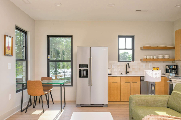 Interior 3, Energetic Lakeview Loft, Iredell