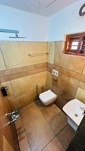 Bathroom 5, Grandstaykannur, Kannur