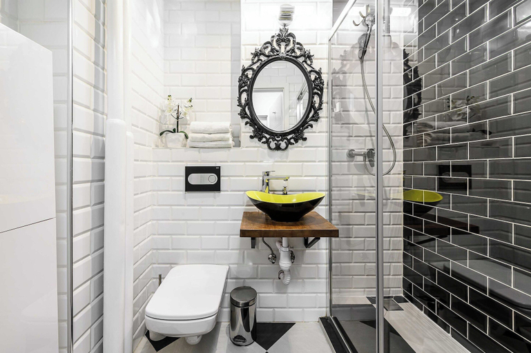 Bathroom, City Center Flat for Families, Warsaw