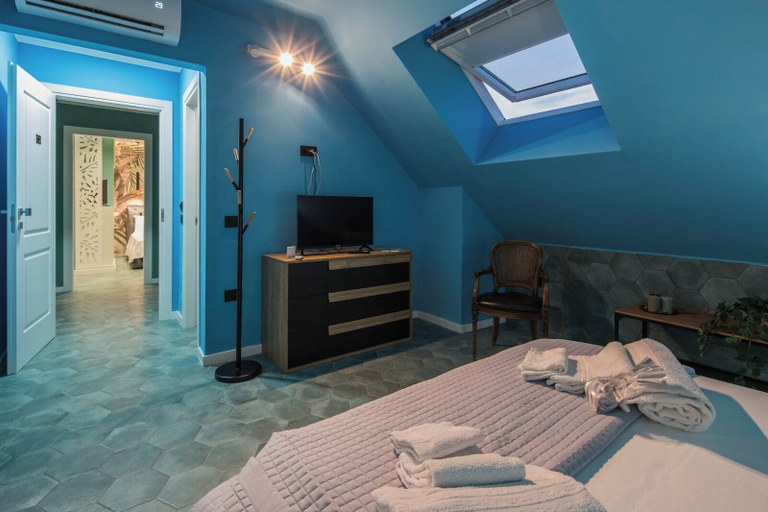 Bedroom 3, Gioia Home, Napoli