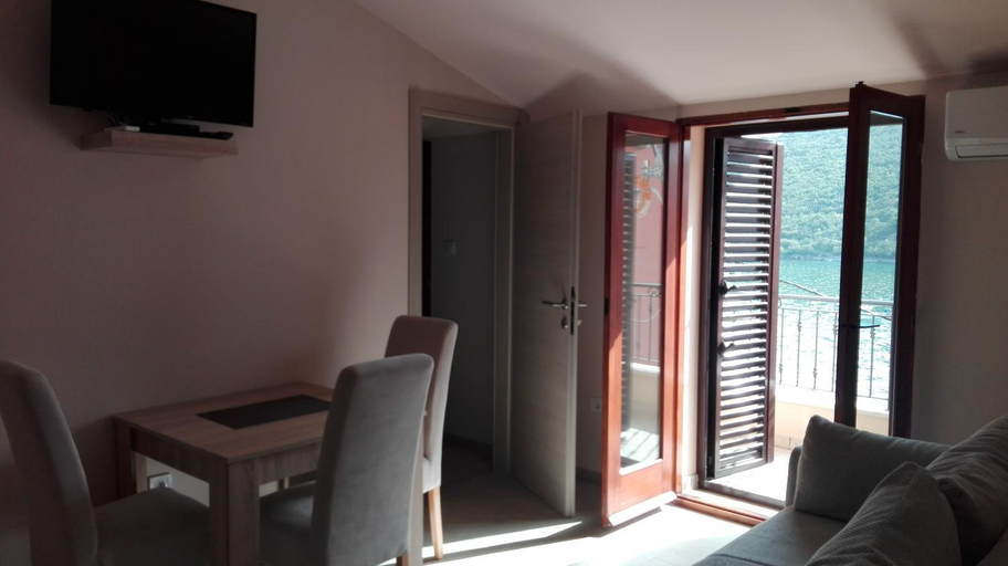 Others 5, Apartments Mare